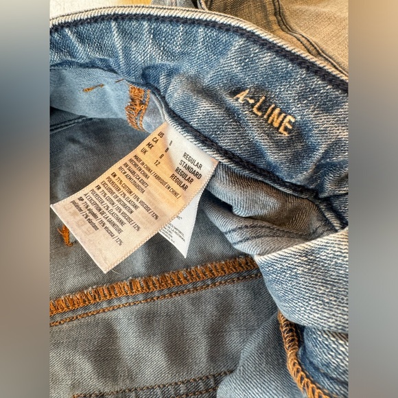 AMERICAN EAGLE A LINE DREAMY DRAPE STRETCH DENIM BOYFRIEND SHORTS - Picture 8 of 10